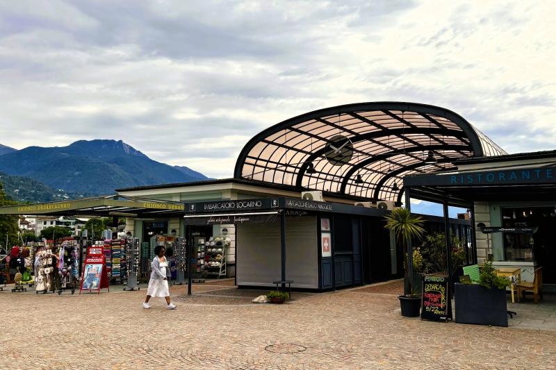 ロカルノのフェリー乗り場（チケットオフィスはここ）