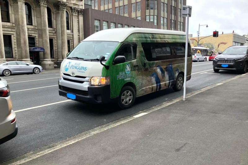 ツアーの送迎車