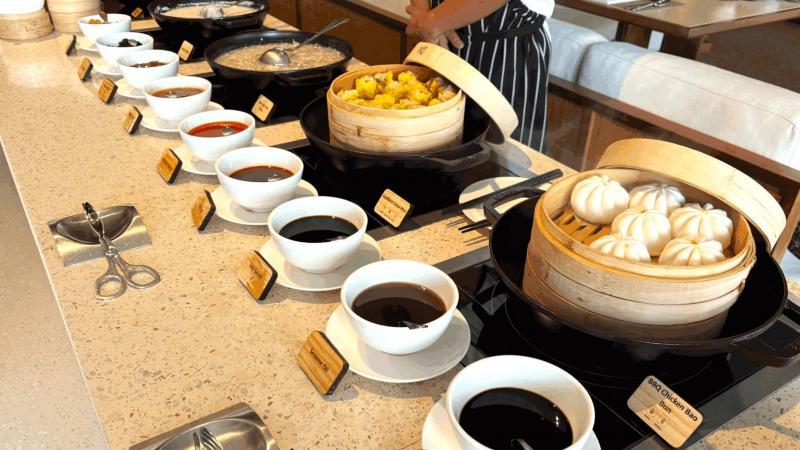 中華料理がとてもおいしい！ 麺料理はシェフがその場で提供してくれます