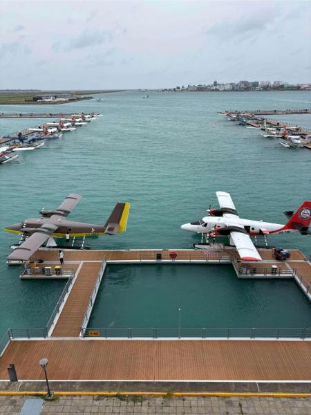 水上飛行機のターミナル。想像以上に飛行機が多くて、ひっきりなしに出発したり帰ってきたりずっと眺めてました！