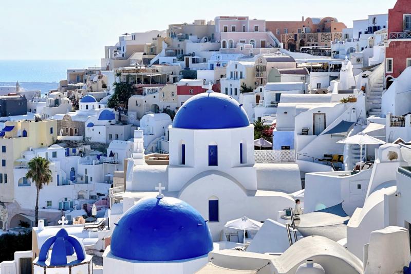 イアのブルードーム（ギリシャ・サントリーニ島）