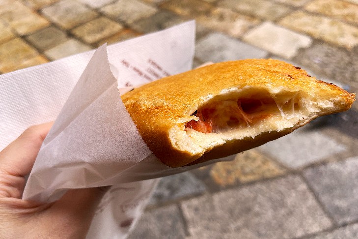 中はチーズいっぱい♪
