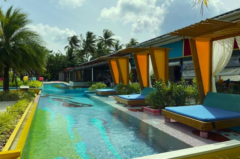 ラーバーの前にあるメインプール