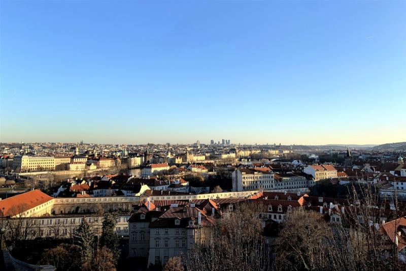 プラハ城は高台に位置しているので、中世の面影の残るプラハの街並みを一望できます
