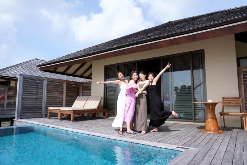 4人で憧れの水上コテージに宿泊♪
