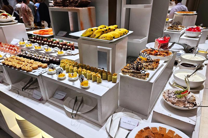 ディナーはデザートの種類が多かったです