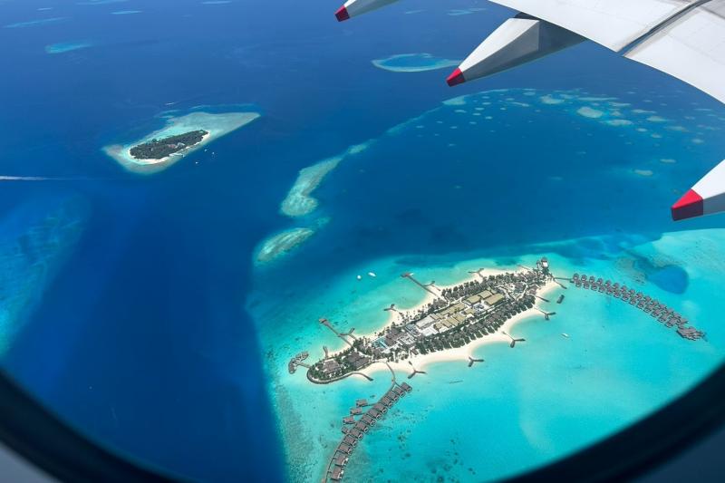 マーレからフラワリの水上飛行機！ 40分くらいで移動