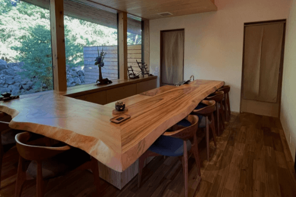 このダイニングカウンターで2歳の子ども、食べられるかな？？