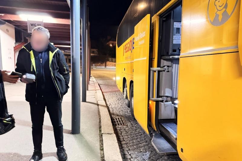 QRコードを読み込んでもらって乗車