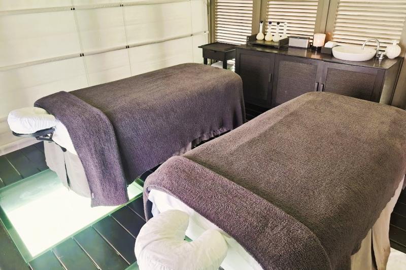 海を眺めながら、ゆったりとした贅沢な時間が過ごせます