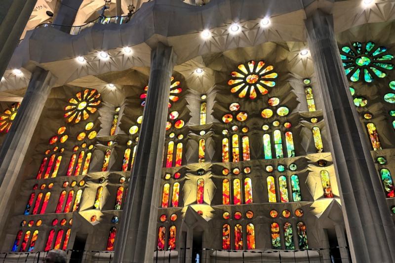 サグラダ ファミリアの絢爛たるステンドグラス、もう一回見たい！