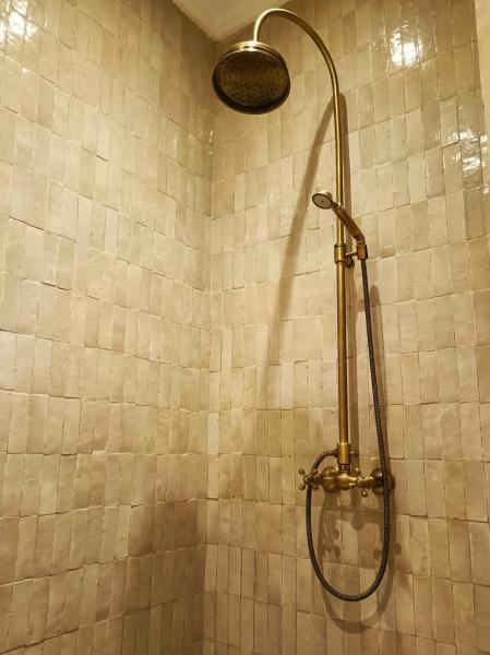 据え置きとハンディのシャワー