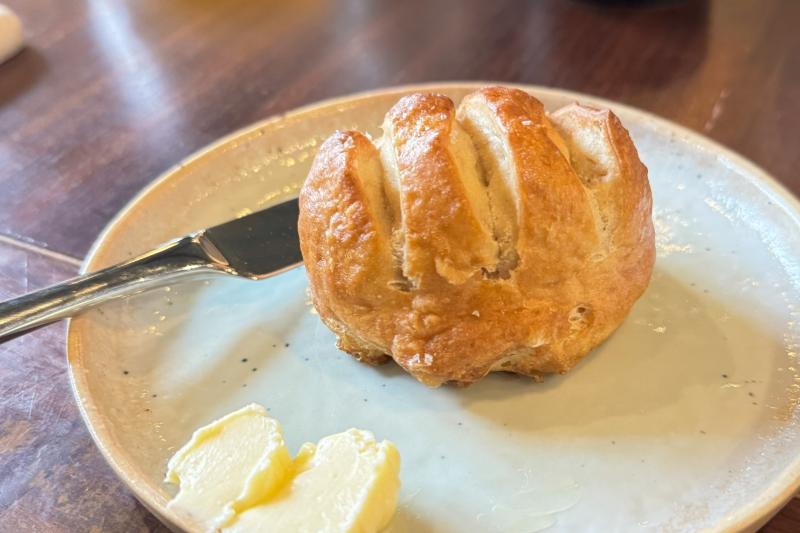 自家製のパンとバター