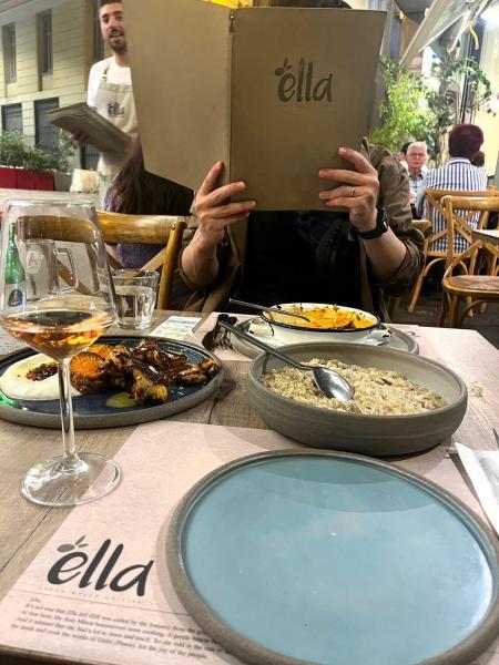 アテネで利用したレストラン「Ella Greek Cooking」