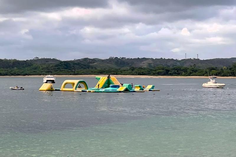 ラグーン側の海上にはお子様が遊べるウォーターパークもあります