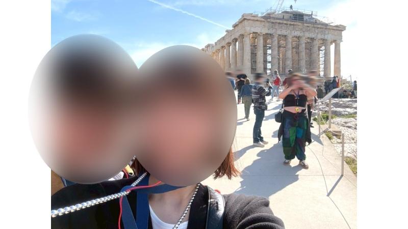 アクロポリス遺跡の前で時間がなかったけどパシャリ