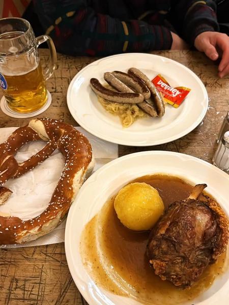 ホフブロイハウス。ドイツのビールはとっても美味しくいただく事ができました