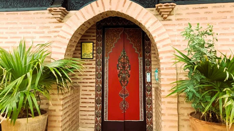 エレベーターもモロッコデザイン