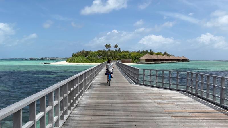 ファルマフシ島からディグラ島へ渡る橋