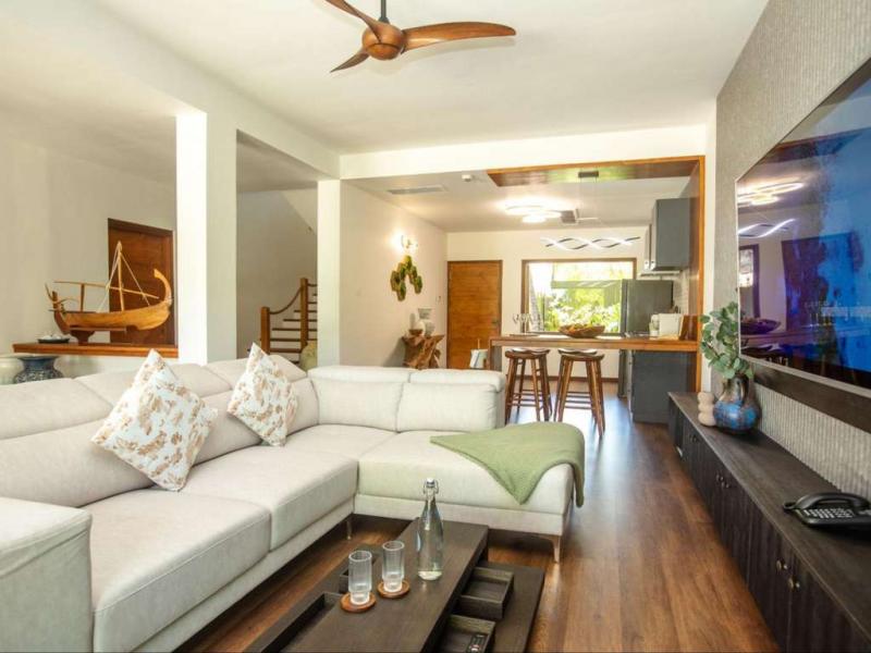 プライベートプール付き 3ベッドルーム ビーチスイート