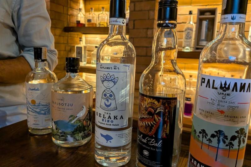 イモ焼酎的なものを試飲。日本酒に近い味わいでしたが、アルコール度数が高い！