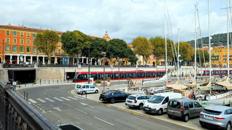 ポール ランピア