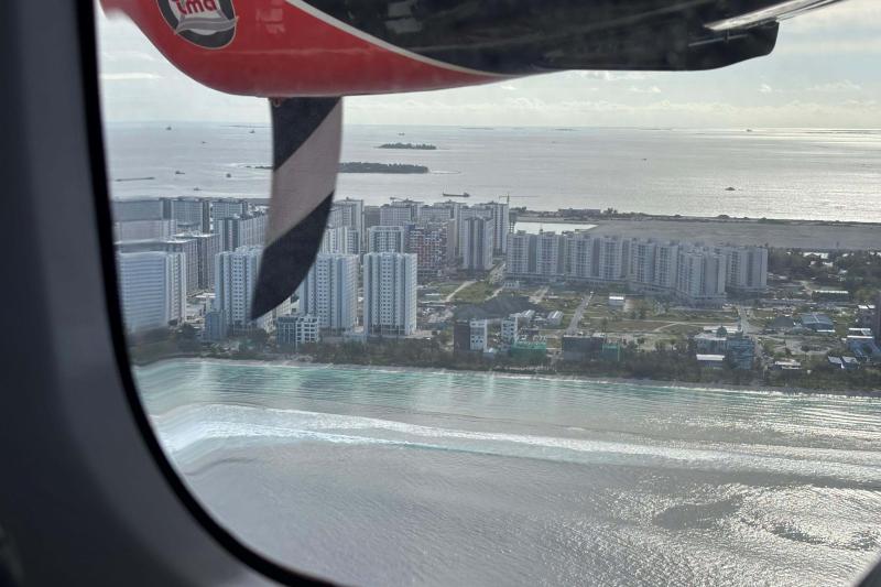 水上飛行機から眺めるマーレの景色
