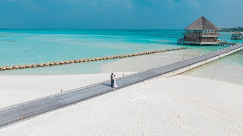 桟橋でのこんなショットもドローンで撮影