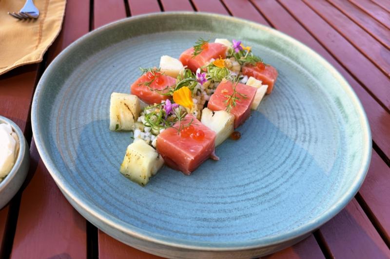 シャングリ・ラ ボラカイでいただいたマグロを使用した料理
