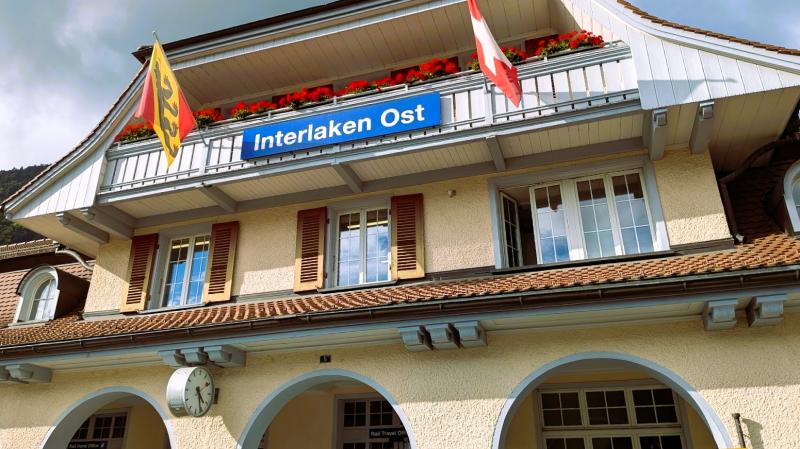 インターラーケン オスト駅舎