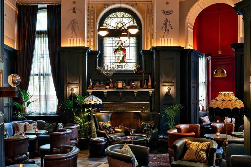 Fitz's Bar & Parlour