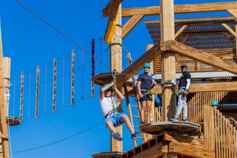 アドベンチャーパーク（メガジップライン）