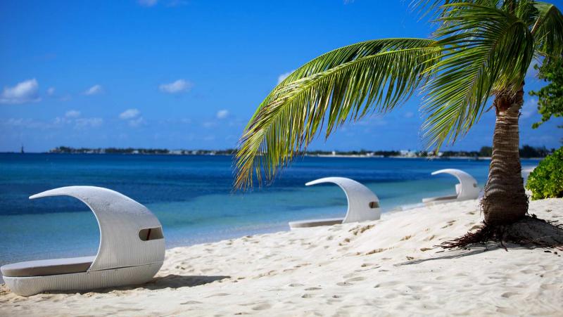 ◆リゾートでゆっくり滞在カリブ海の島々には、白い砂浜にカリビアンブルーの透き通った海と、絵に書いたようなビーチが点在しています。ビーチ沿いに建つラグジュアリーホテルにて、極上のリゾートステイを過ごしてみてはいかがでしょうか。また、お食事やアクティビティが宿泊代金に含まれるオールインクルーシブタイプのリゾートも充実しておりますので、お財布を心配せず滞在されたい方にはぴったりです。