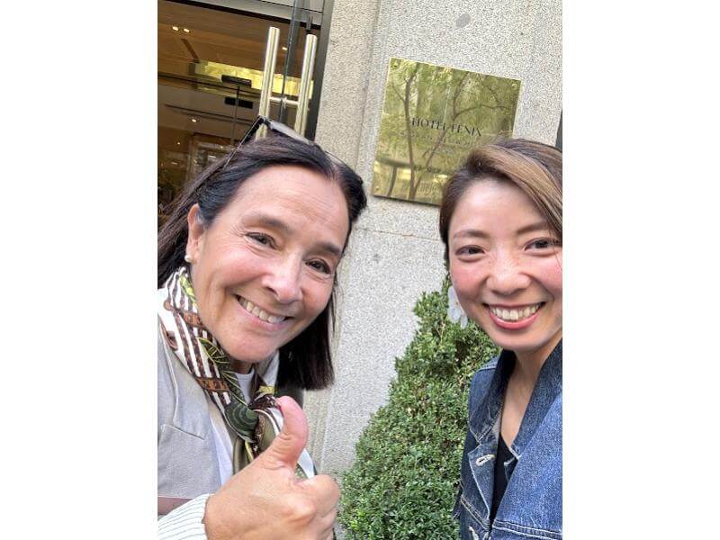 ホテルの案内をしてくださった、Scheryさんとパシャリ