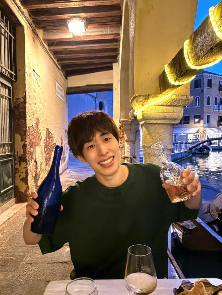 ベネチアの「Osteria Al Cantinon」は、味も景色も最高でした。とっても楽しそう！
