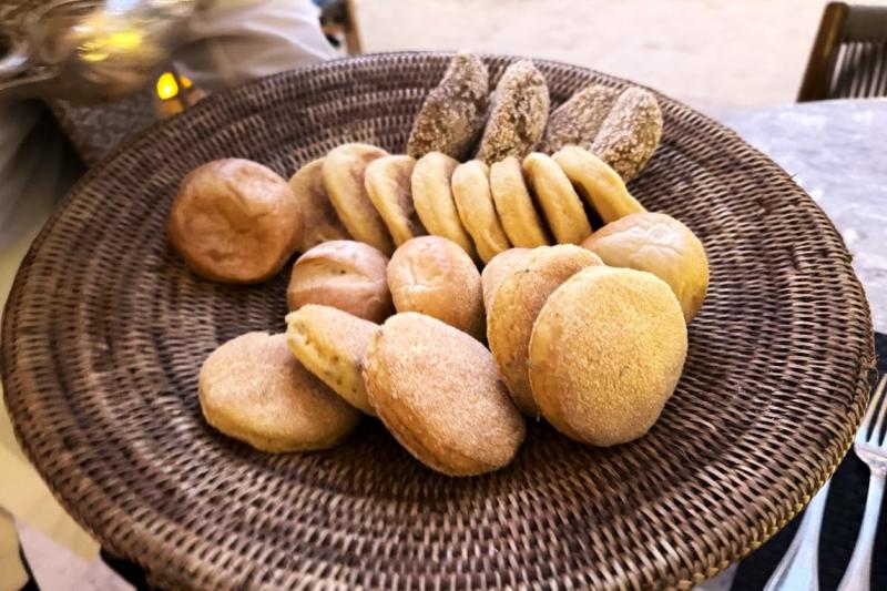 モロッカンパン。食感はハードで食べ応えがあります