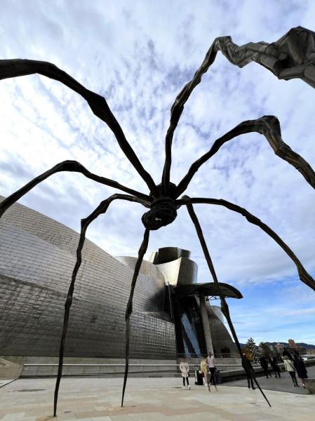 スペイン・バスク地方の主要都市、ビルバオのグッゲンハイム美術館