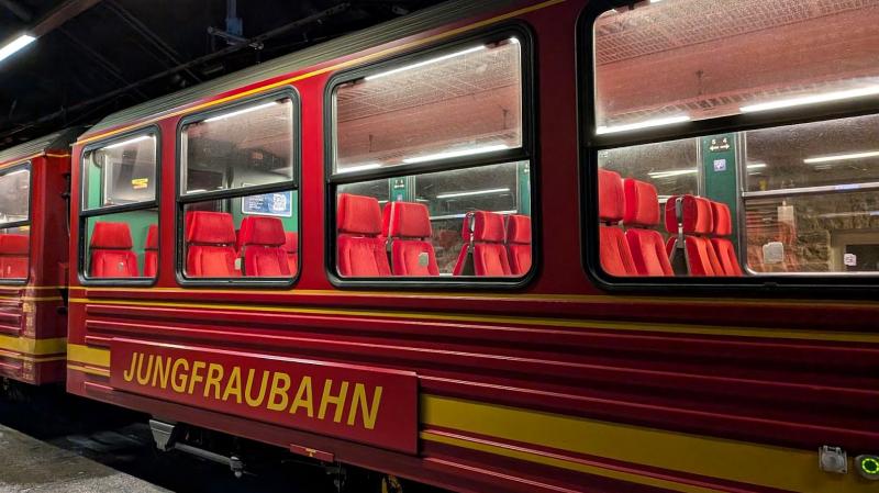 アイガーグレッチャー駅からユングフラウ鉄道に乗り換えてユングフラウヨッホへ（ユングフラウチケット利用）