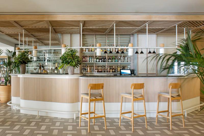 Oyster Beso Bar