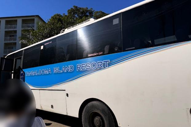 申し込みをした人、みんなで移動します。待ち合わせは、リゾート敷地内にある駐車場です。日差しも浴びるので、日焼け対策とサングラス、汚れても良い服装がおすすめです。冬は寒いので、防寒できるものがあると良いです。