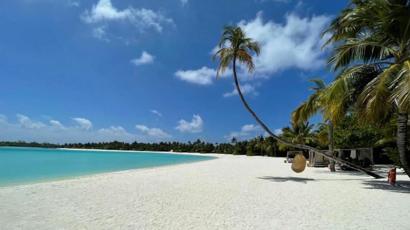 1ベッドルームビーチプールヴィラ前のとてもきれいなラグーン