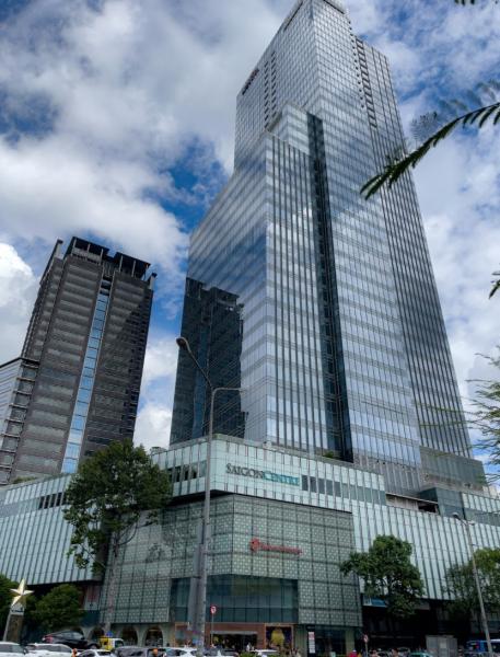 さらに特徴的なのは、ホテル建物の地下から6階部分にかけて日本でもお馴染みのデパート「高島屋」が入っている点です。館内を移動するだけでショッピングやカフェ、食事を楽しむことができるので、観光で街を歩き回ったあとに再び外出する必要がないのはとても快適でした。滞在中のちょっとした買い物や気分転換にもぴったりで、都市型ホテルならではの利便性を感じました。 