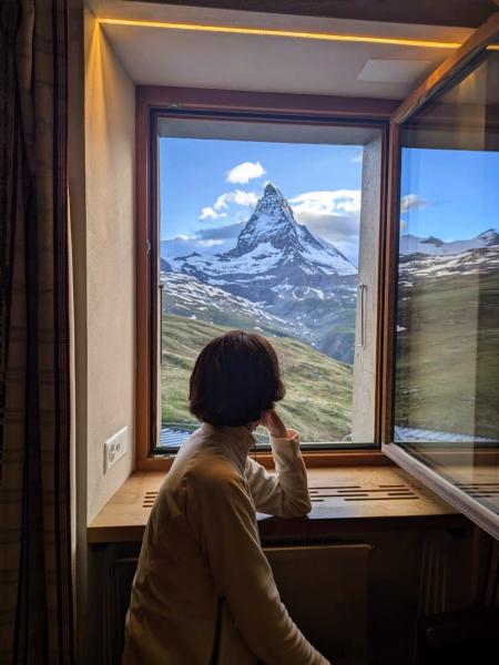 リッフェルハウスの部屋からの眺め。窓枠が額縁のようで、絵になります！