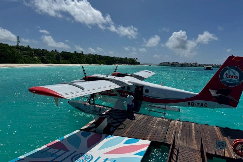 マーレからリゾートまでは水上飛行機で出発！
