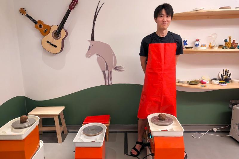 エプロンをつけて作業の準備は万端