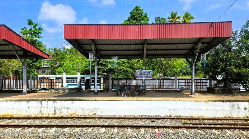 ガンポラ駅。ローカル感が増してきました