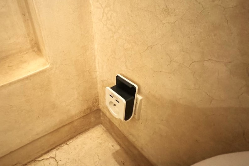 USB端子のついたコンセントは便利でした（こちらは「シャムス」という客室にはありません）