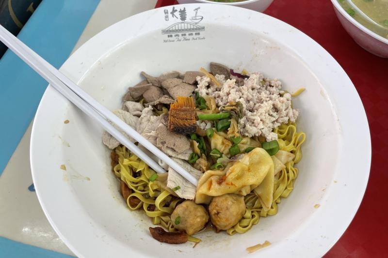 帰りに立ち寄ったシンガポールで、ミシュラン１つ星の「Hill Street Tai Hwa Pork Noodle」に行きました！