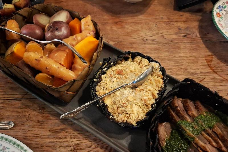 ハンギ料理の肉と野菜