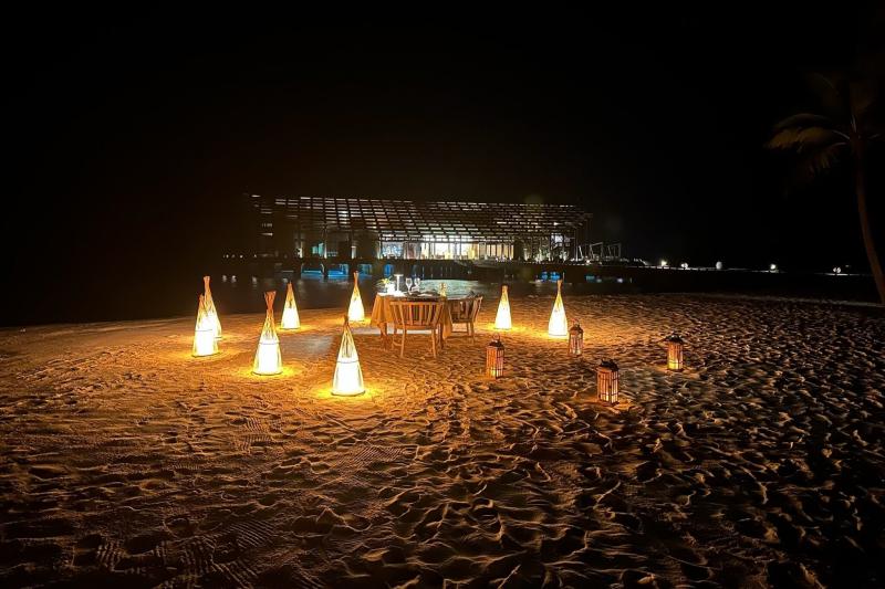 ビーチサイドでの食事もできました